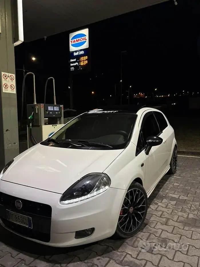 Usata Fiat Grande Punto 90 CV (66 kW) 2008 Bianco Utilitaria