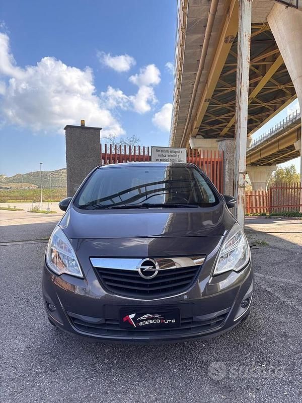 Usata Opel Meriva 95 CV (69 kW) 2013 Grigio Monovolume