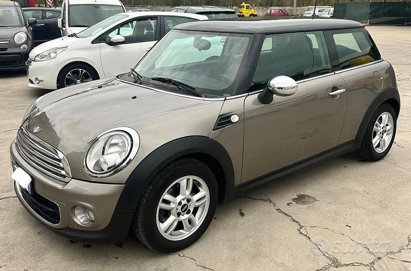 Begagnad Mini One D 90 HK (66 kW) 2013 Brun Halvkombi