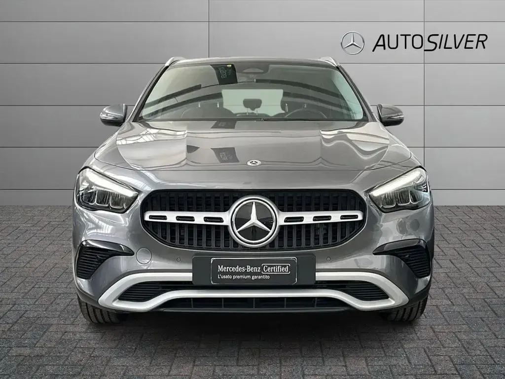 Begagnad Mercedes GLA180 Advanced 116 HK (85 kW) 2025 Grå SUV
