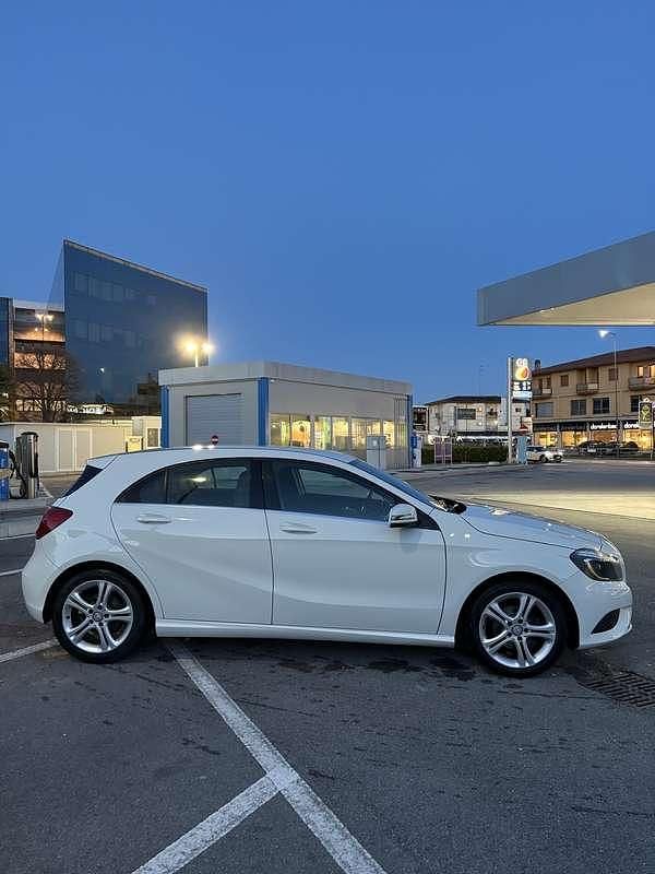 Usata Mercedes A180 Executive 109 CV (80 kW) 2015 Berlina
