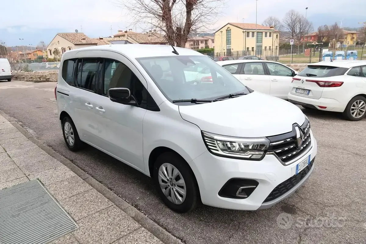 Usata Renault Kangoo Edition One 75 CV (55 kW) 2022 Bianco Monovolume
