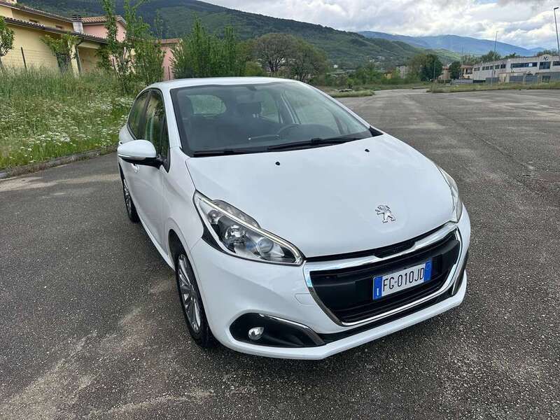 Usata Peugeot 208 Allure 82 CV (60 kW) 2017 Utilitaria