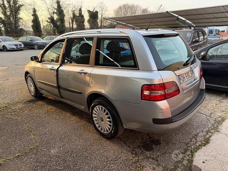 Usata Fiat Stilo Dynamic 120 CV (88 kW) 2006 Grigio Station wagon