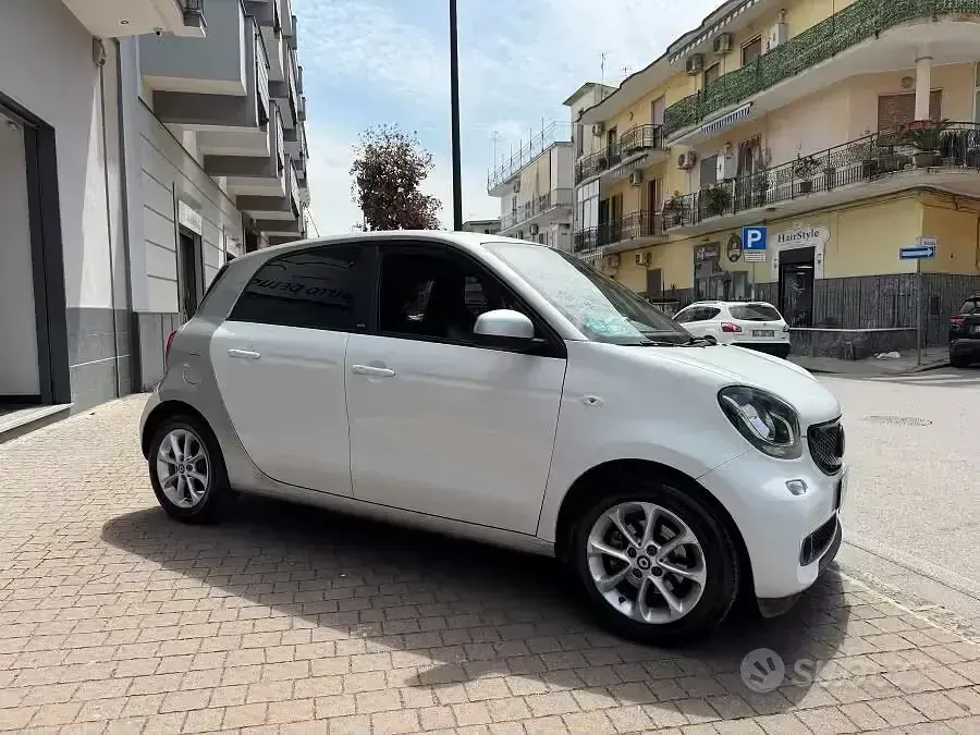 Begagnad Smart ForFour Prime 71 HK (52 kW) 2016 Vit Halvkombi