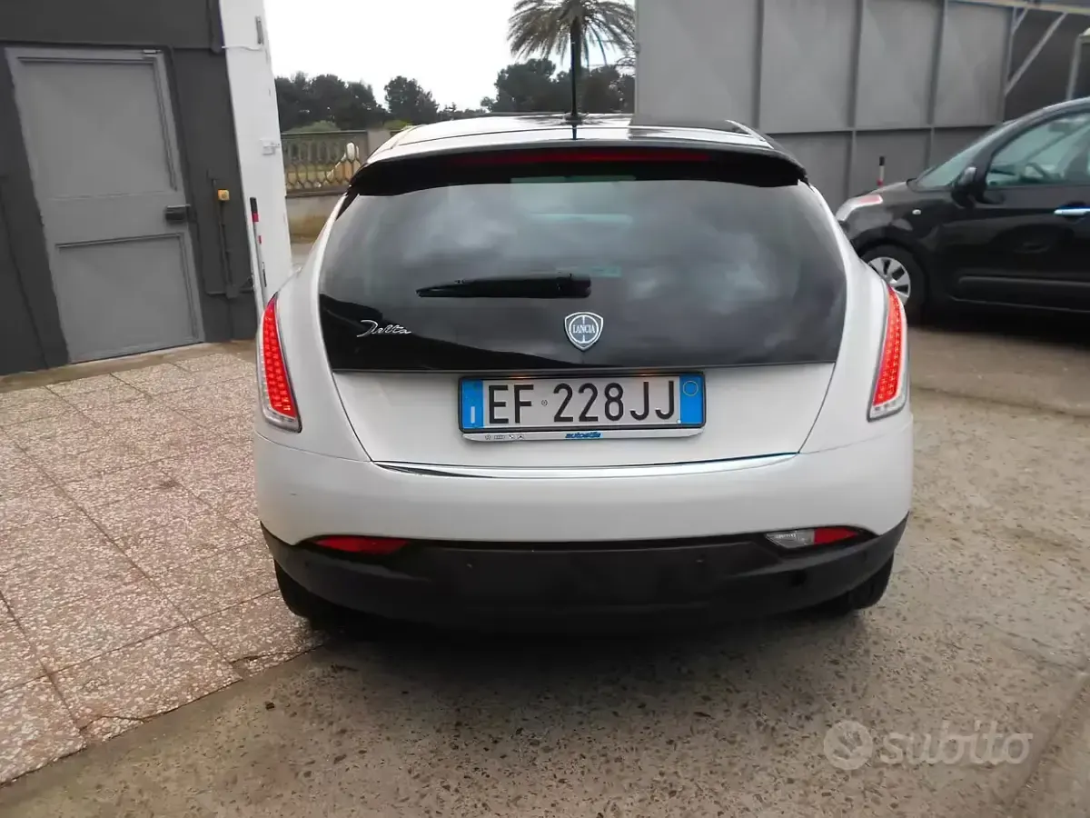 Usata Lancia Delta 150 CV (110 kW) 2010 Bianco Utilitaria