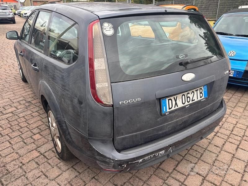 Usata Ford Focus 90 CV (66 kW) 2009 Blu Station wagon