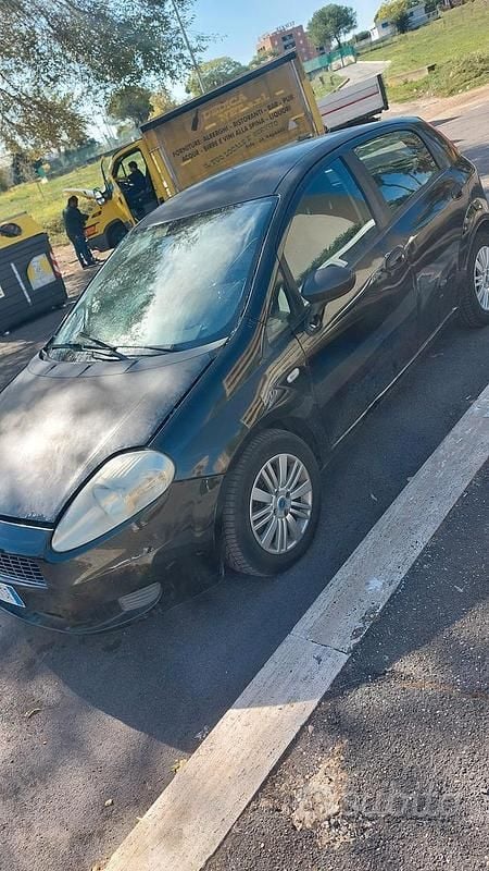 Nero Usata 2006 Fiat Punto Berlina | 400 € (Super prezzo) - Immagine 1/4