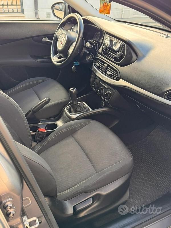 Usata Fiat Tipo 95 CV (69 kW) 2017 Grigio Utilitaria