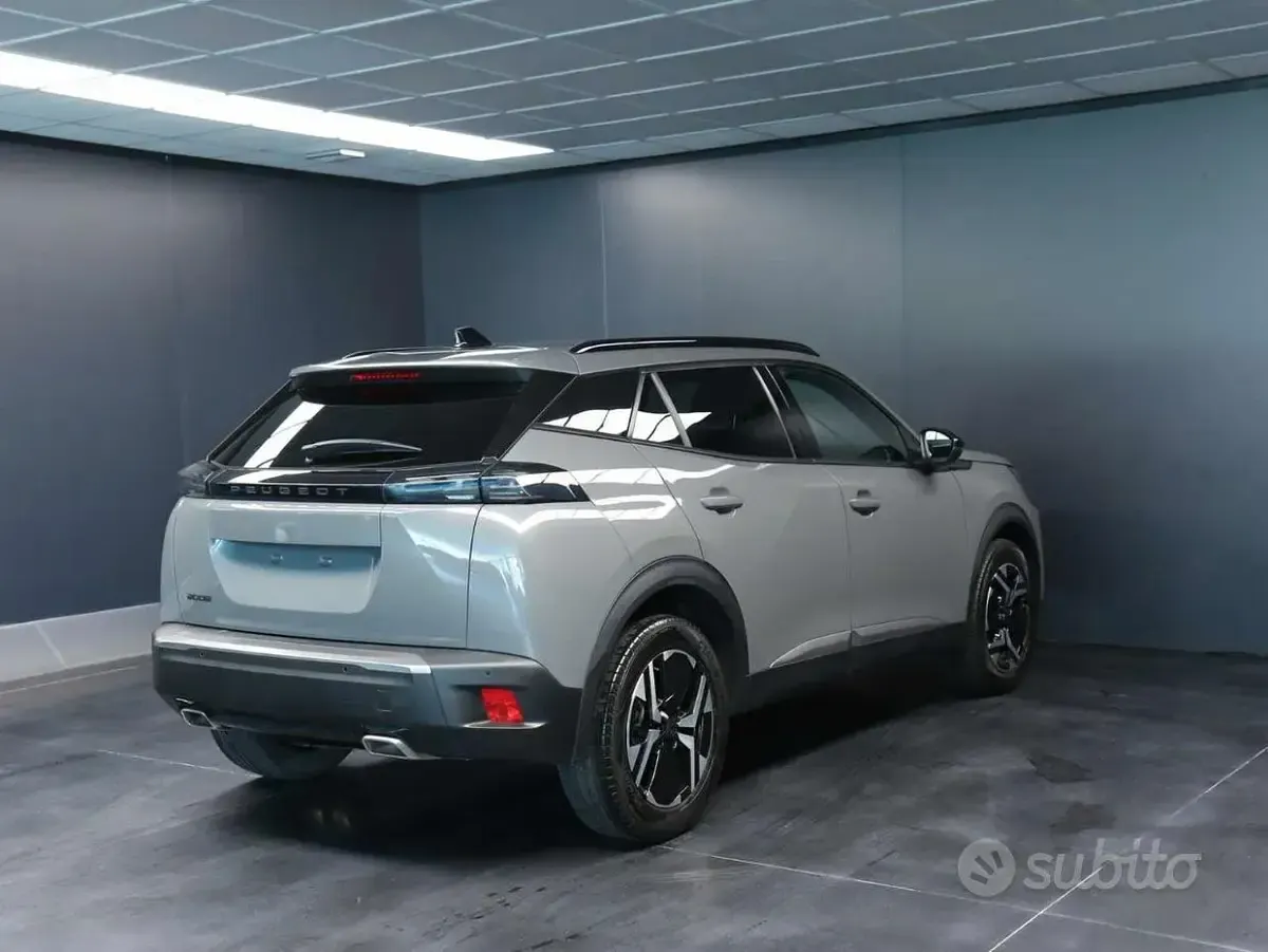 Usata Peugeot 2008 Allure 131 CV (96 kW) 2024 Grigio SUV