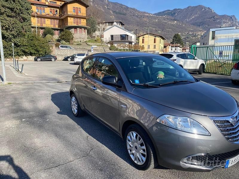 Usata Lancia Ypsilon 2013 Grigio Utilitaria