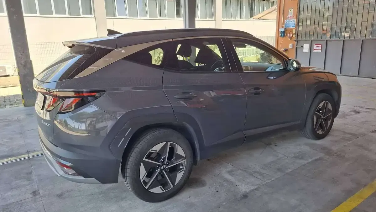 Usata Hyundai Tucson 136 CV (100 kW) 2024 Grigio SUV