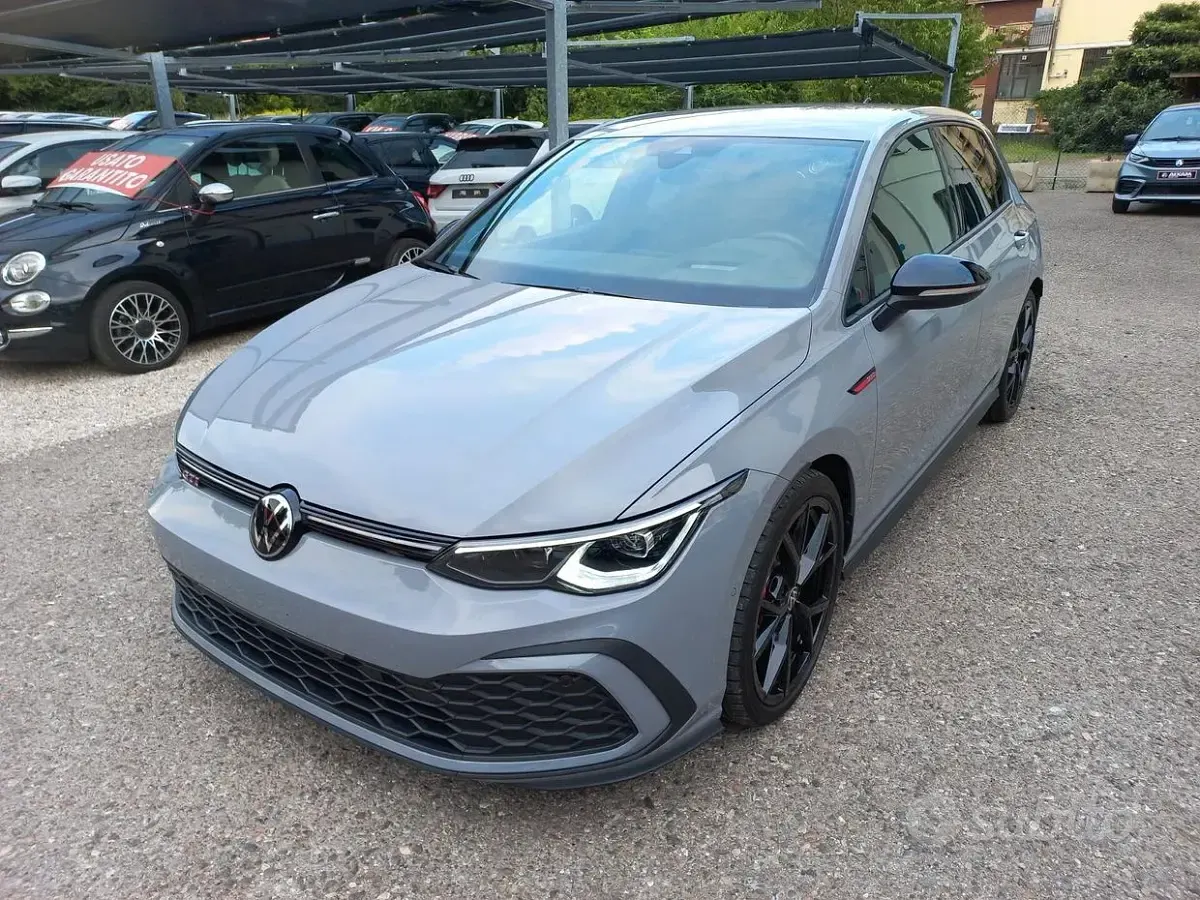Usata VW Golf VIII GTI 245 CV (180 kW) 2024 Grigio Berlina