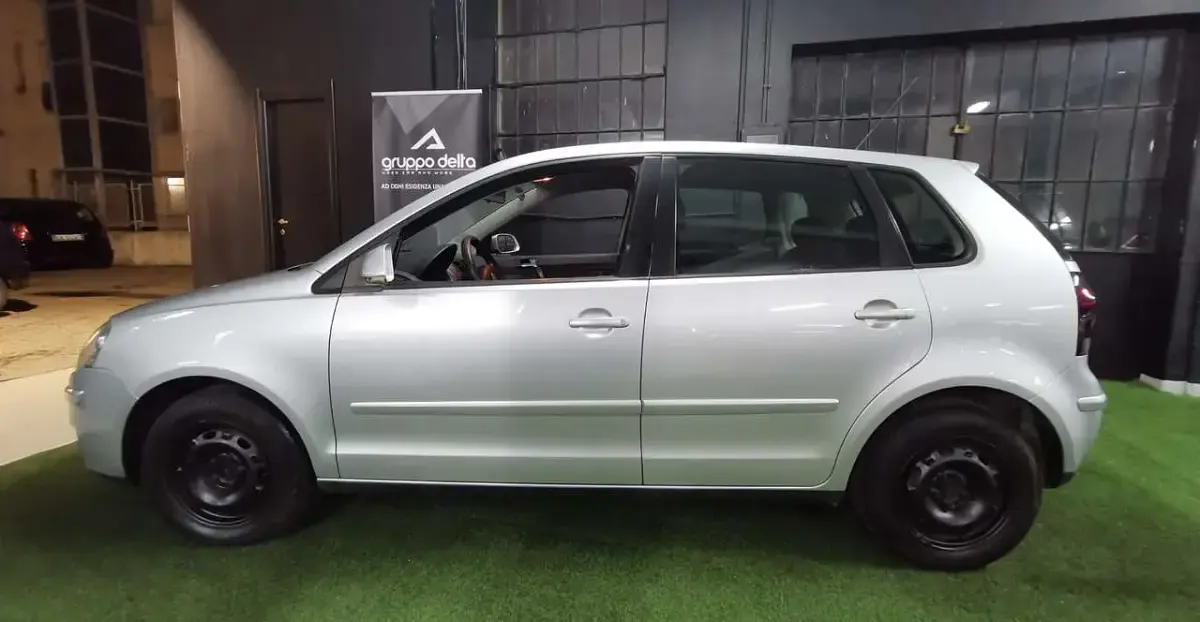 Usata VW Polo Comfortline 80 CV (58 kW) 2008 Argento Utilitaria