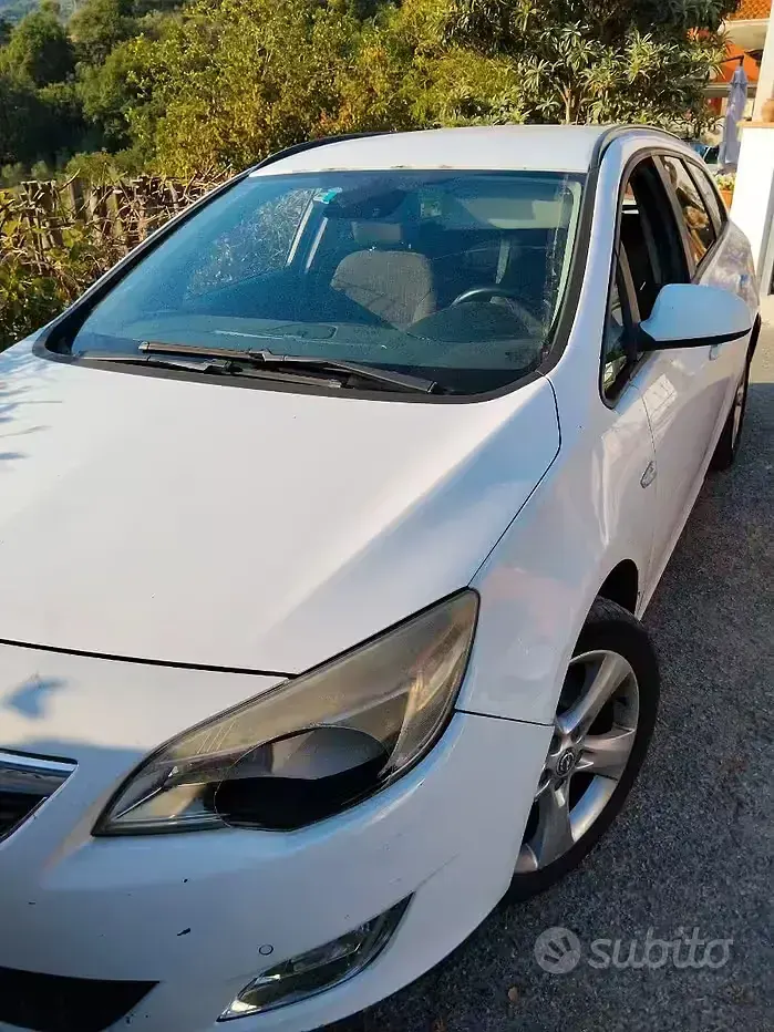 Usata Opel Astra 101 CV (74 kW) 2010 Station wagon