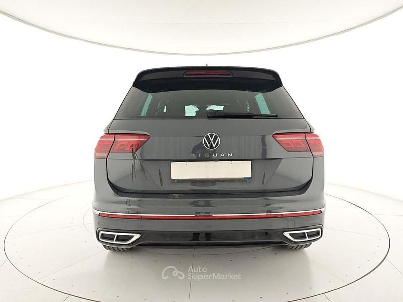 Usata VW Tiguan R-line 150 CV (110 kW) 2023 Grigio scuro SUV