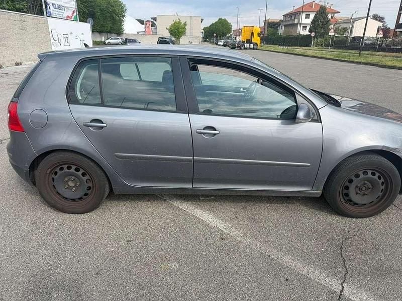 Usata VW Golf V Comfortline 102 CV (75 kW) 2007 Berlina