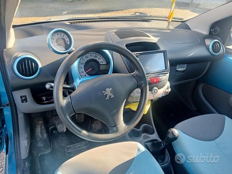 Käytetty Peugeot 107 68 HP (50 kW) 2008 Viistoperä