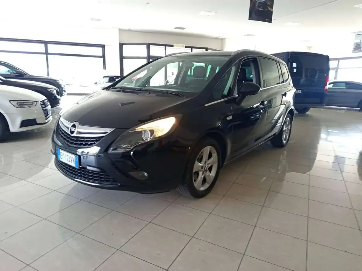 Usata Opel Zafira Tourer Cosmo 150 CV (110 kW) 2015 Nero Monovolume