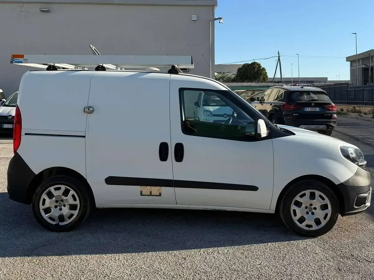 Usata Fiat Doblò 120 CV (88 kW) 2019 Bianco Monovolume