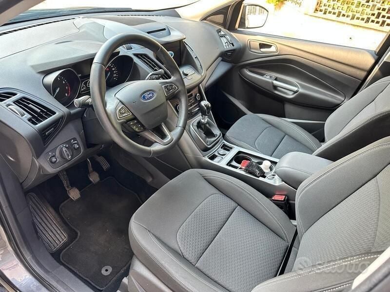 Usata Ford Kuga Business Edition 120 CV (88 kW) 2019 Grigio SUV