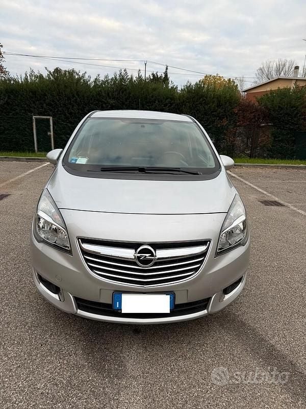 Nero Usata 2015 Opel Meriva Monovolume | 6700 € (Buon prezzo) - Immagine 1/4