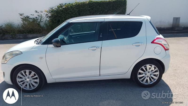 Usata Suzuki Swift 94 CV (69 kW) 2011 Bianco Utilitaria