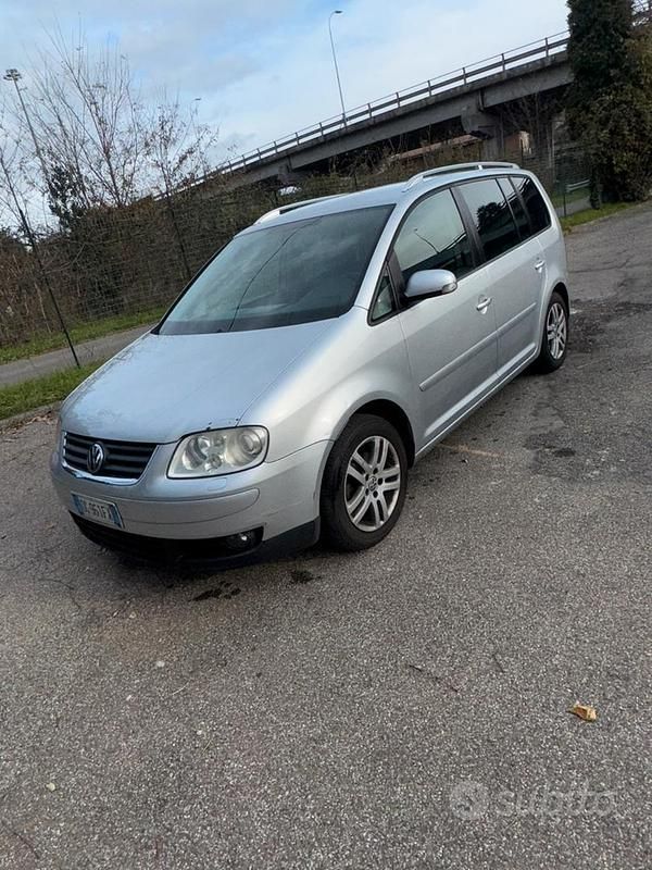 Usata VW Touran 140 CV (102 kW) 2007 Grigio Monovolume