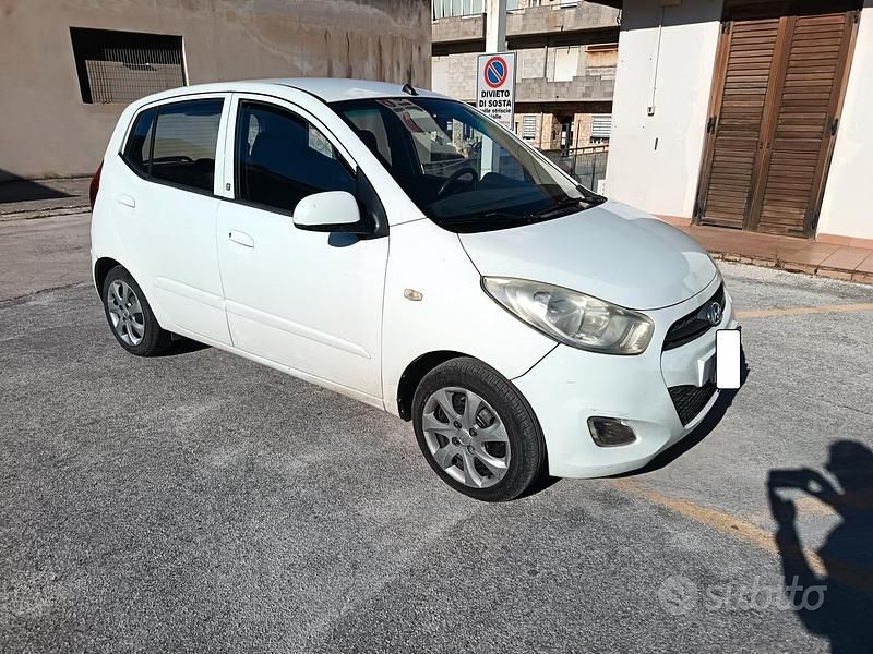 Usata Hyundai i10 Classic 69 CV (50 kW) 2013 Bianco Utilitaria