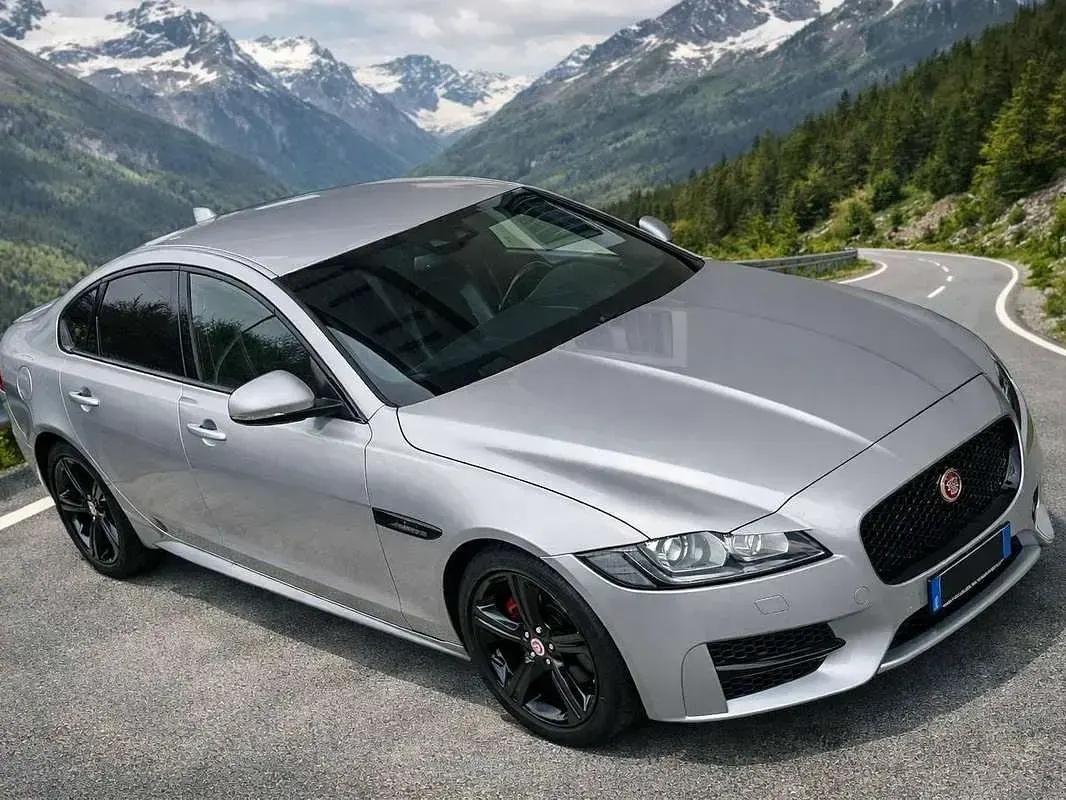 Usata Jaguar XF R-Sport 241 CV (177 kW) 2018 Berlina