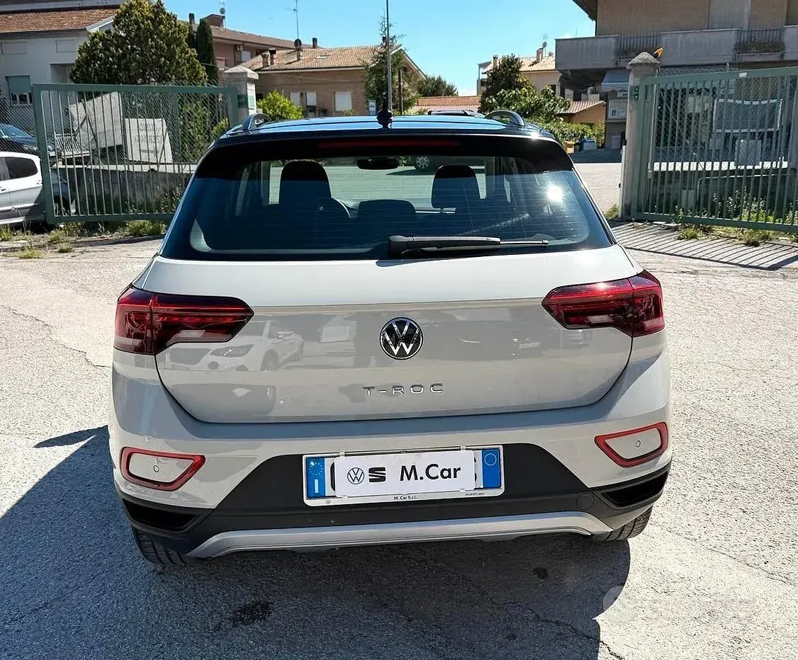 Usata VW T-Roc Life 110 CV (80 kW) 2022 Grigio SUV