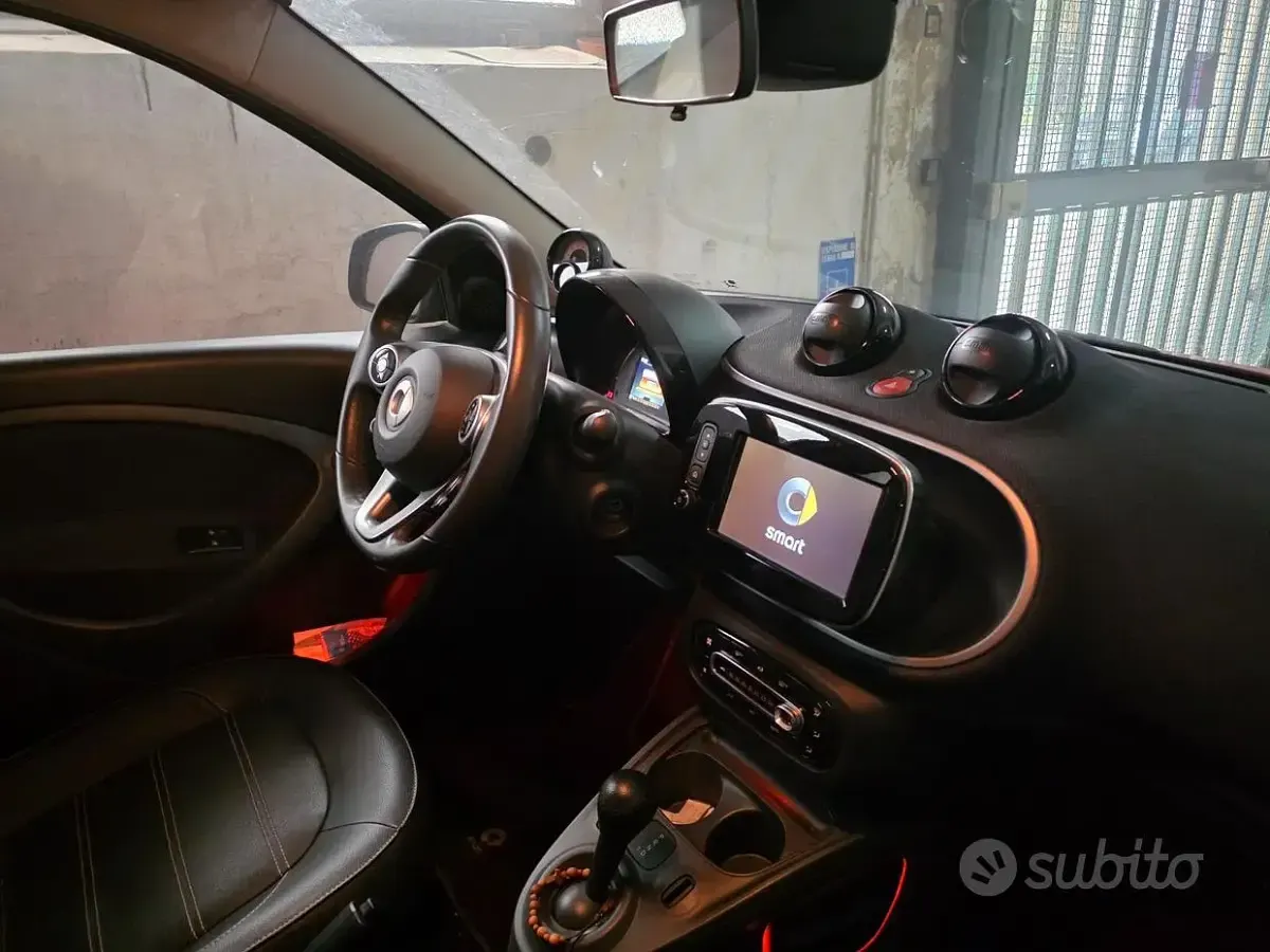 Usata Smart ForFour 71 CV (52 kW) 2021 Rosso Utilitaria
