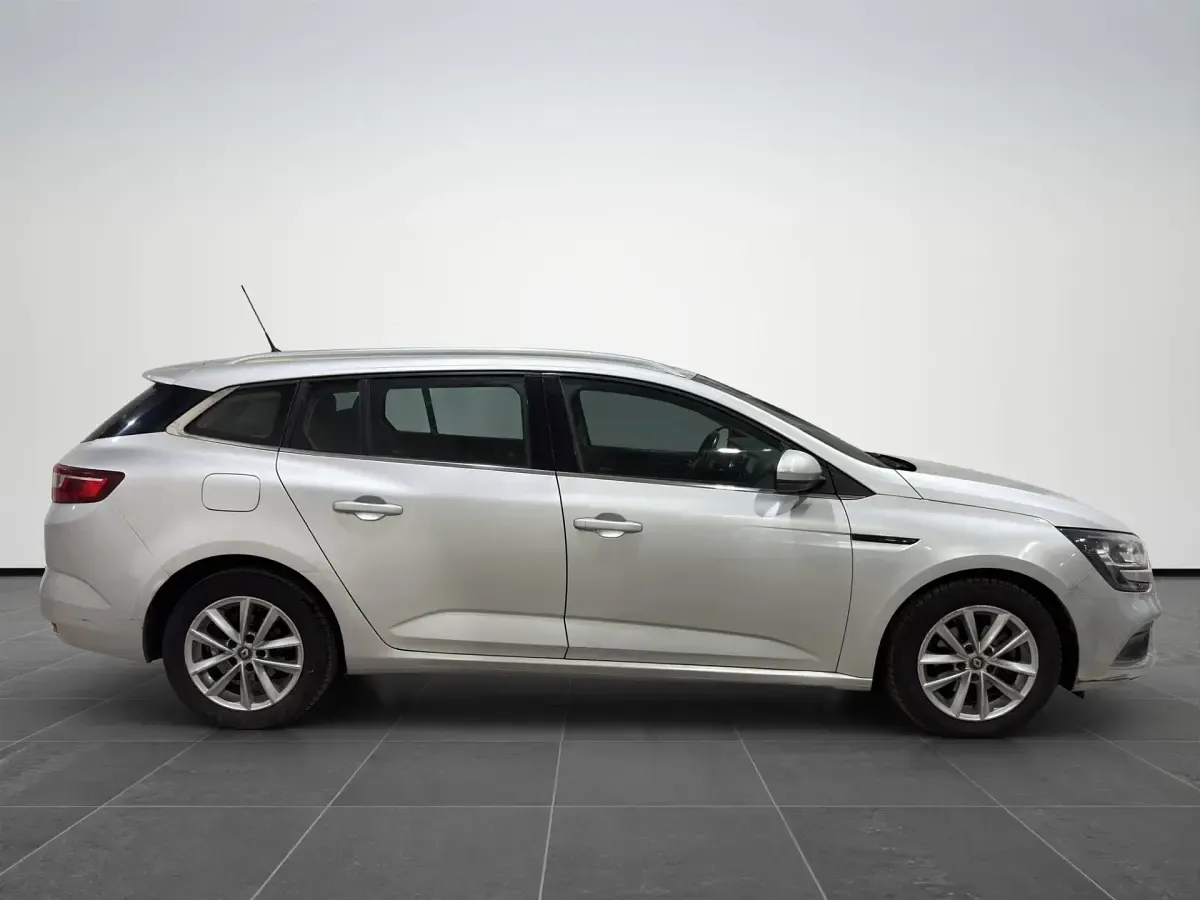 Usata Renault Mégane GrandTour Business 110 CV (80 kW) 2018 Grigio chiaro Station wagon