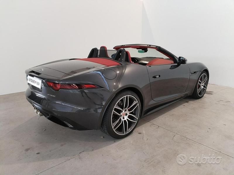 Usata Jaguar F-Type R-Dynamic 381 CV (280 kW) 2020 Grigio Cabrio