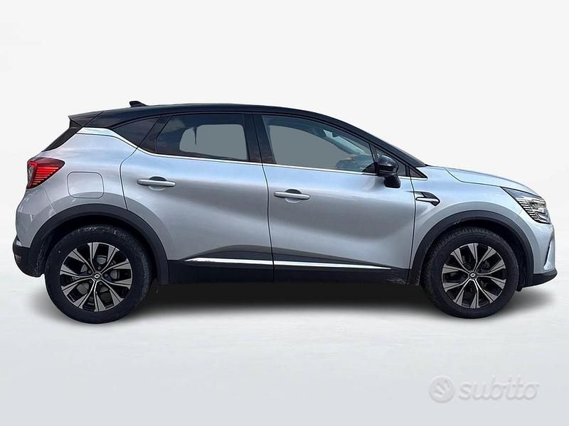 Usata Renault Captur Techno 91 CV (66 kW) 2023 Grigio magnete + nero etoilé SUV