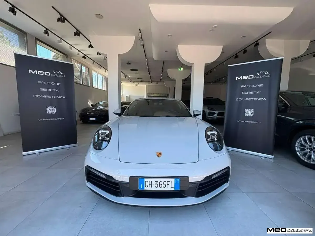 Usata Porsche 992 385 CV (283 kW) 2020 Grigio chiaro Coupé