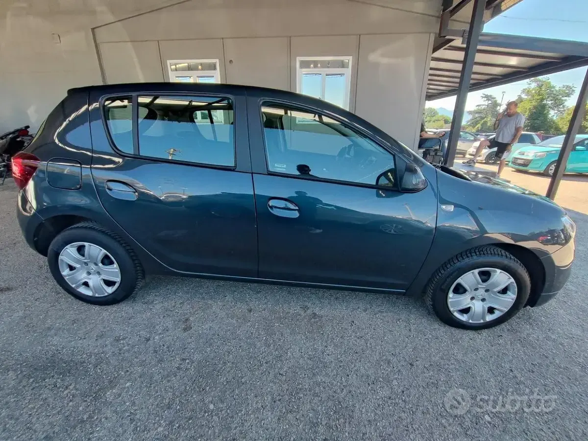 Usata Dacia Sandero Comfort 73 CV (53 kW) 2018 Grigio Berlina