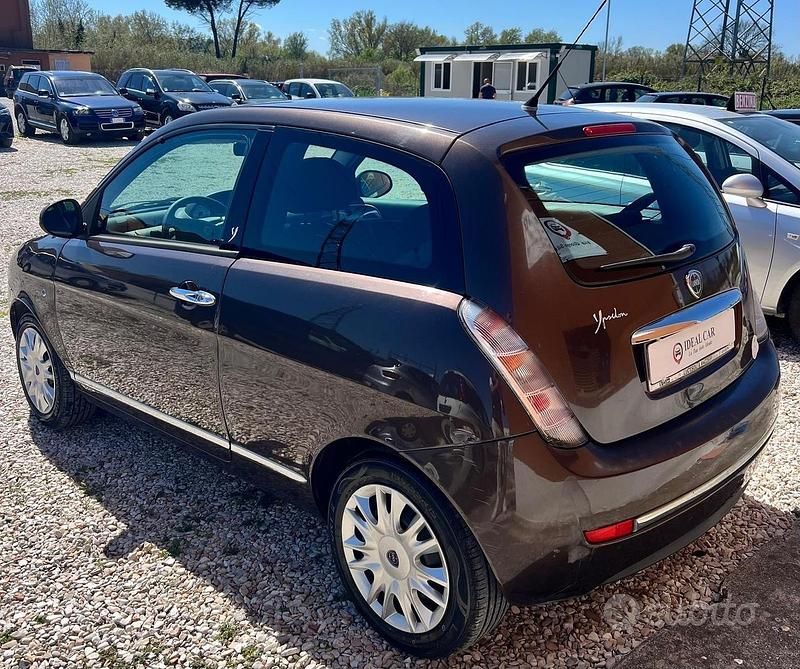 Usata Lancia Ypsilon 60 CV (44 kW) 2010 Marrone Utilitaria