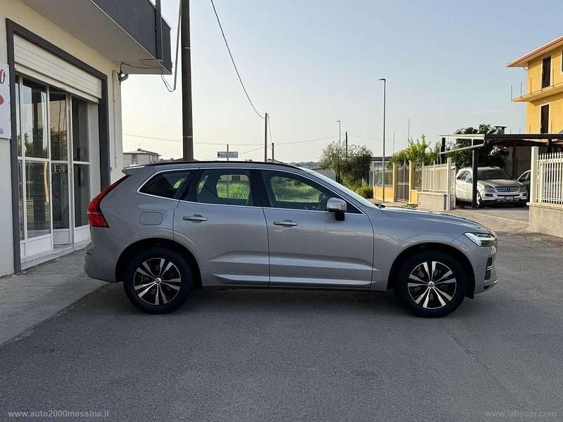 Usata Volvo XC60 Momentum 197 CV (144 kW) 2022 Argento SUV