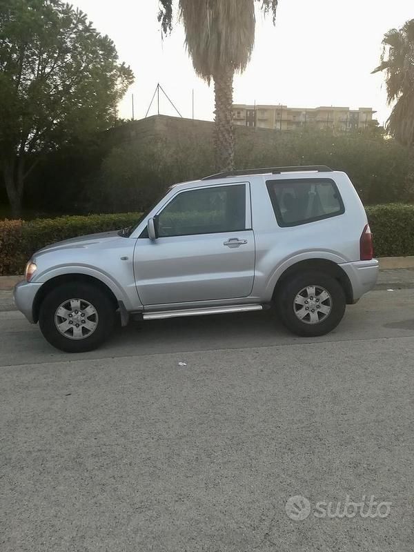 Usata Mitsubishi Pajero 115 CV (84 kW) 2004 Grigio SUV