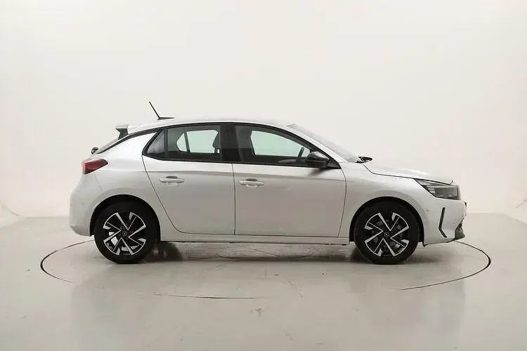 Usado Opel Corsa 101 HP (74 kW) 2025 Prateado Citadino