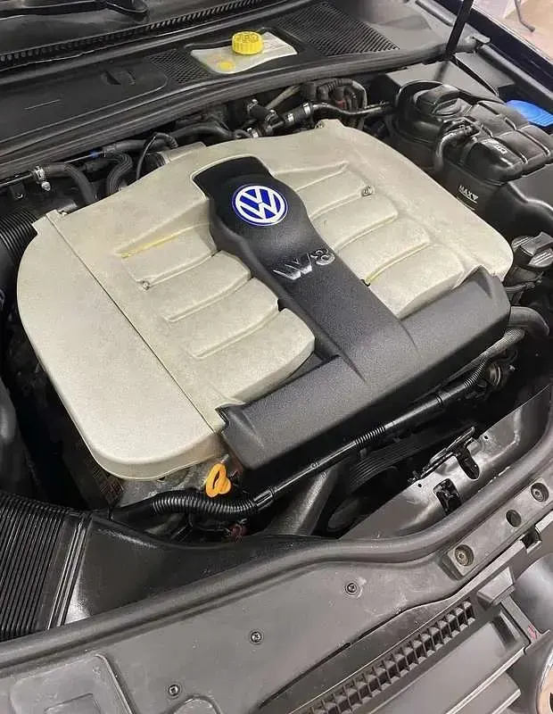 Usata VW Passat 275 CV (202 kW) 2001 Berlina