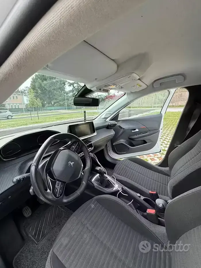 Usata Peugeot 208 Active 75 CV (55 kW) 2023 Bianco Utilitaria