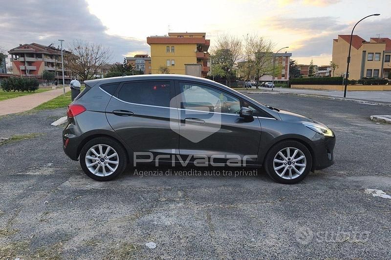 Usata Ford Fiesta Titanium 86 CV (63 kW) 2019 Grigio Utilitaria