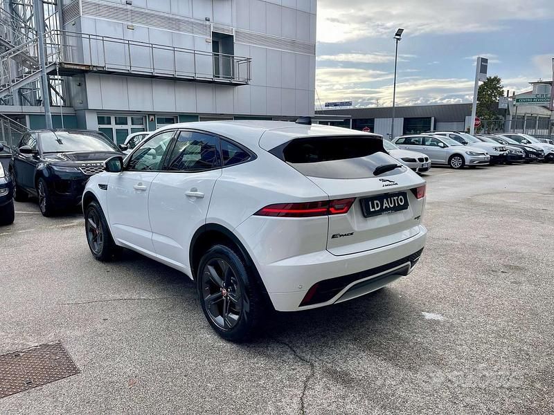 Usata Jaguar E-Pace R-Dynamic 204 CV (150 kW) 2021 Bianco SUV