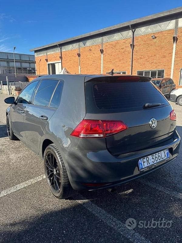 Usata VW Golf VII Highline 110 CV (80 kW) 2014 Grigio Berlina