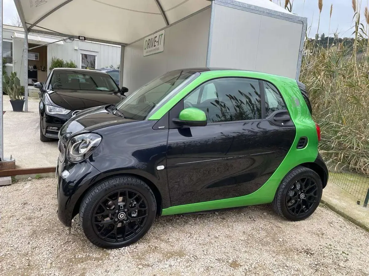 Usata Smart ForTwo Electric Drive Passion 41 kW (56 CV) 2018 Verde Utilitaria