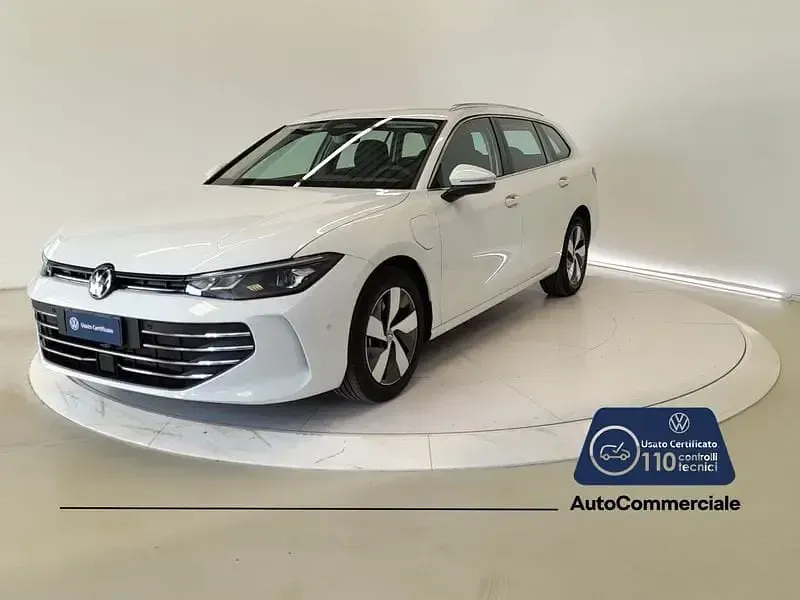 Usata VW Passat Business 204 CV (150 kW) 2025 Bianco Station wagon