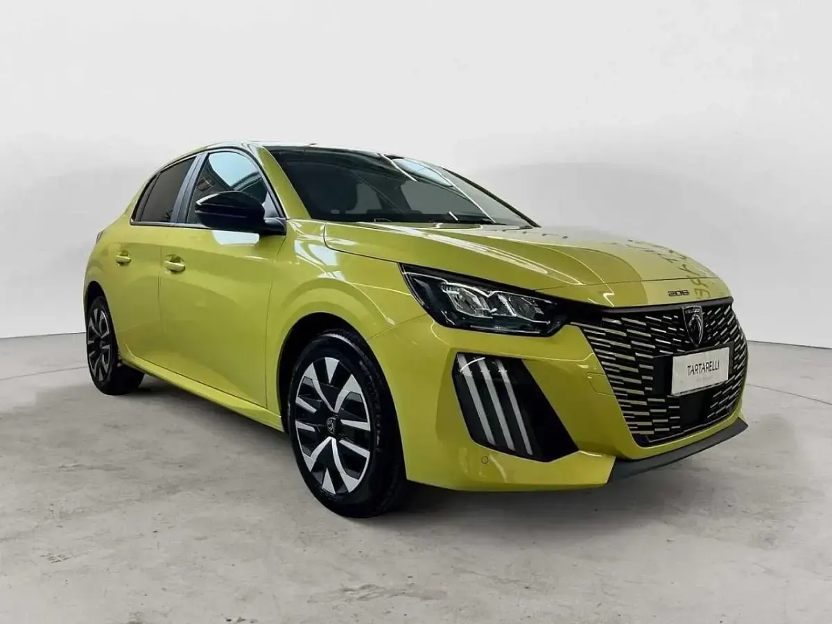 Usata Peugeot 208 Business-Line 101 CV (74 kW) 2026 Utilitaria