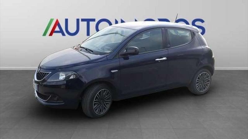 Usata Lancia Ypsilon Gold 69 CV (50 kW) 2021 Azzurro Utilitaria